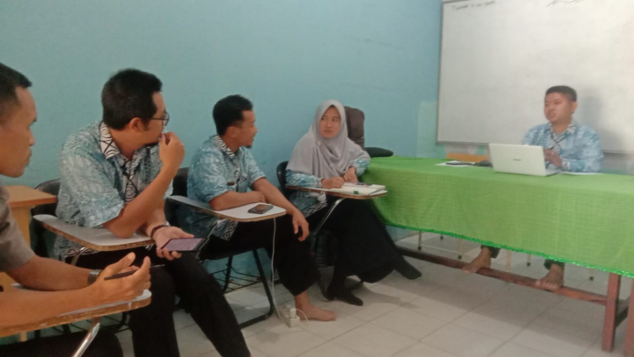 Panitia Perpisahan Kelas IX MTsN 3 Paser Laksanakan Diskusi